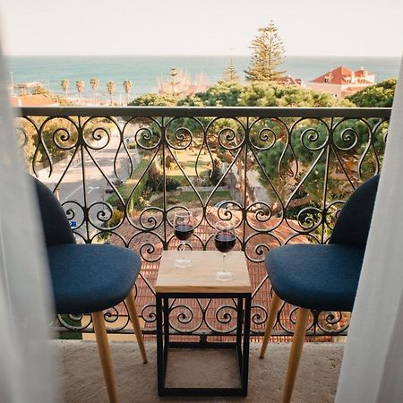 A House In Estoril - Adults Only Hotel Eksteriør billede A balcony in a hotel room