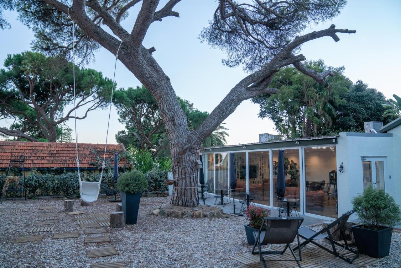 A House In Estoril - Adults Only Hotel Eksteriør billede The house of the artist in Saint-André-de-Lidon